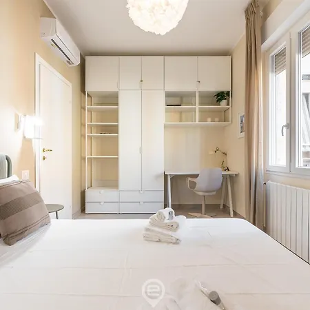 Artful Modern Escape Apartman